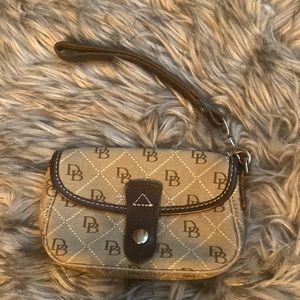 Dooney & Bourke Wristlet.  Good condition!